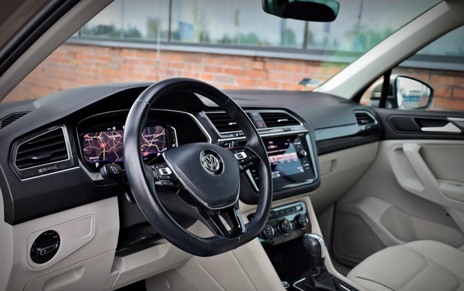 Volkswagen Tiguan cena 129900 przebieg: 54000, rok produkcji 2019 z Czarne małe 781